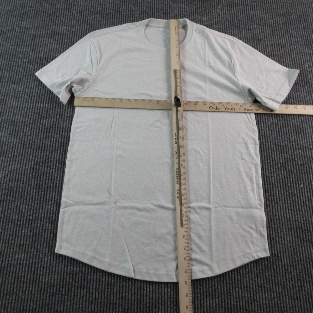 True Classic Shirt Mens M Gray Crew Neck Curved Hem Short Sleeve Tagless NWOT - Picture 3 of 14